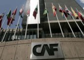 Fachada de la sede del banco de desarrollo, CAF.
