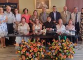 Club Rotario de Guayaquil. Estuvieron presentes Cristina de Speck, Alois Speck, Evelyn Litardo, Johnmyle Peña, María del Pilar de Saab, Virgilio Jarrín, José Robles, Daniel Saab, Fernando Aguirre, Lizbeth López, María del Pilar de Jarrín, Danella de Jaramillo, José Jaramillo (presidente entrante), Leticia de Aguirre y Xiomara Villasmil.