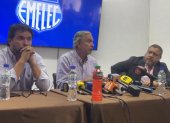 El presidente de Emelec, José Pileggi (c) rechazó el proceso interpuesto por José Auad