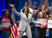 La vicepresidenta de EE.UU., Kamala Harris, ahora postula por ser la candidata del partido Demócrata