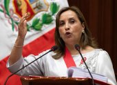 La presidenta de Perú, Dina Boluarte, concluye un discurso de cinco horas.