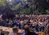 La noche del viernes se juntaron más de 300 vecinos en un parque de la ciudadela. Todos mostraron su desacuerdo con la llegada de la futura obra.