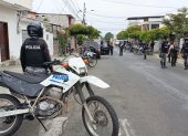 Miembros de la Policía llegaron al barrio donde se desarrolló el hecho.