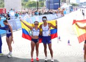 Pintado junto a Glenda Morejón, su dupla para la plata en los relevos mixtos de la marcha en París.