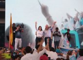 Luisa González y Diego Borja saludaron a la militancia del correísmo.