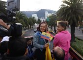 Neisi Dajomes y Angie Palacios recorriendo las calles de Quito.