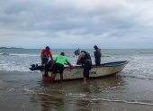 Playas. Los pescadores esperan que el aguaje no sea tan fuerte.