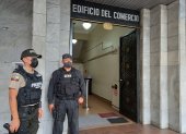 La policía, durante un allanamiento en Decevale, dentro de la investigación por manejo irregular de fondos del Isspol.