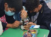 Alumnos de COPOL realizan la construcción de un robot para concursos.