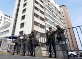 Policías custodiaron la sede de la Fiscalía en Lima mientras la presidenta Dina Boluarte comparecía este lunes 26 de agosto del 2024.