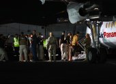 Ciudadanos de nacionalidad ecuatoriana son deportados este jueves 29 de agosto de 2024 desde el Aeropuerto Marcos A. Gelabert, en el lado Pacífico del canal de Panamá (Panamá), con destino a la ciudad portuaria de Manta, en Ecuador.