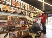 En Cumbayá, Music Service abrió sus puertas para acercar a los fanáticos del vinilo a los discos.