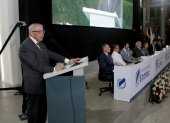 Joaquín Hernández, rector de la Ecotec, dirigiéndose a los asistentes.