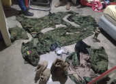 Prendas militares se encontraron en una vivienda donde no se pudo justificar su tenencia.