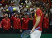 El equipo español en pleno festejó la clasificación a la última etapa.