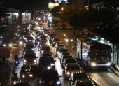 Alto tráfico por ciudadanos que buscan llegar a sus casas.