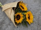 La icónica tendencia de regalar flores amarillas el 21 de Septiembre.