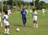 Bolívar Vera es entrenador de la categoría sub-13 y sub-14 del club Davie United, de Estados Unidos.