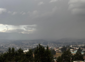 La lluvia cayó en sectores del norte, sur y valle de Quito.