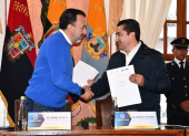 Durante la firma del convenio entre los alcaldes de Quito y Latacunga.
