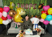 J- hope culminó el servicio militar después de 18 meses.