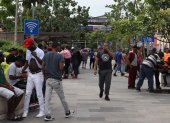 Migrantes permanecen este miércoles en las principales plazas públicas y calles del municipio de Tapachula en el estado de Chiapas (México).