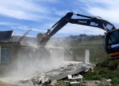 Demolición. La construcción ilegal estaba ubicada en zona de riesgo.