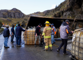 El camión transitaba con 14 canecas de 300 galones de combustible por el Parque Nacional Cajas.
