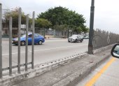 AV. DE LAS AMERICAS FRENTE AL CUATEL MODELO, LA MAYORIA DEL CERCO SE ENCUENTRA DESTRUIDA FOTOGRAFO -ALEX LIMA PERIODISTA - MIGUEL PARRAGA AG-PPERIODISTA AG GRANASA