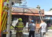 Incendio en restaurante al centro de Guayaquil.