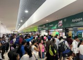 Decenas de ciudadanos acudieron al Terminal Terrestre de Guayaquil para viajar fuera de la ciudad.