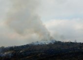 Un incendio forestal en el cerro San Francisco, en la vía a Daule, se registra la tarde de este viernes 1 de noviembre.