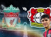 Piero Hincapié con su Bayer Leverkusen de Alemania visita al Liverpool.