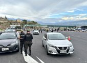Agentes de la Policía realizaron controles a los vehículos que ingresaban a Quito por las avenidas Panamericana Norte y Calacalí.