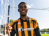 Óscar Zambrano llegó a Hull City de la Championship (segunda división de Inglaterra) a finales de junio de 2024