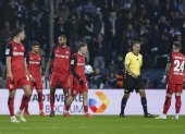 Desilusión en los rostros de Leverkusen tras ser empatados al final del partido por Bochum