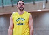 Foto cedida por Capitanes de Ciudad de México de su ala-pívot Felipe Haase durante un entrenamiento. Haase se convirtió en octubre pasado en el primer chileno en la G-League, la Liga de Desarrollo de la NBA.