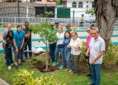 Miembros del tradicional barrio participaron en reciente siembra.