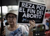 Agrupaciones religiosas pedían ""rezar para el fin del aborto""