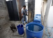 Desde mediados de septiembre, en el barrio La Paz, los moradores ya son afectados por cortes de agua. El líquido llega mediante estaciones de bombeo.