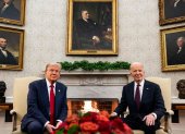 El presidente estadounidense, Joe Biden , y el presidente electo Donald Trump durante una reunión en la Oficina Oval de la Casa Blanca en Washington, D.C.
