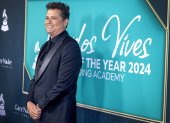 El cantante colombiano Carlos Vives en la alfombra roja del evento Persona del Año del Grammy Latino en el Centro de Convenciones de Miami Beach en Miami Beach, Florida, EE.UU., 13 de noviembre de 2024. El artista ganador del GRAMMY y Persona del Año de la Academia Latina de la grabación 2024 es el El cantante colombiano Carlos Vives.