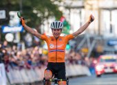 Annemiek Van Vleuten llega con títulos que van desde medallas olímpicas, mundiales y 8 grandes vueltas.