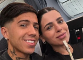 El futbolista argentino junto a su expareja Valentina Cervantes, con quien tienen dos hijos