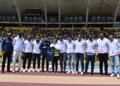 Algunos de los exfutbolistas y glorias de la selección durante una de sus últimas visitas al estadio Olímpico Atahualpa en calidad de estudiantes.