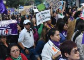 La marcha del 25N en Quito avanza con normalidad.