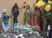 En los allanamientos se encontró un altar imágenes de calaberas alusivas al espíritu de la muerte.