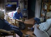 El presidente electo Yamandu Orsi, se reúne con el ex presidente de Uruguay (2010-2015), José Mujica y su esposa Lucia Topolansky, en su rancho de Montevideo.