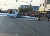 La tarde de este 26 de noviembre cayó una avioneta en una de las vías más transitadas del cantón La Libertad.