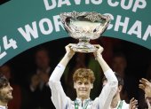 Sinner, con 23 años, no solo levantó la Copa Davis este 2024, sino que ganó dos Gran Slams: el Abierto de Australia y el US Open.